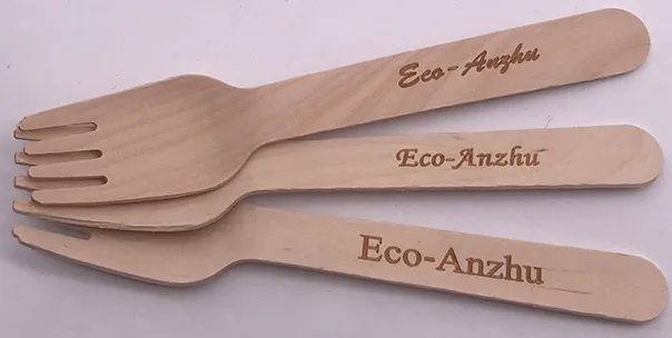 Fourchettes en bois gravées au laser personnalisées avec la marque Eco Anzhu