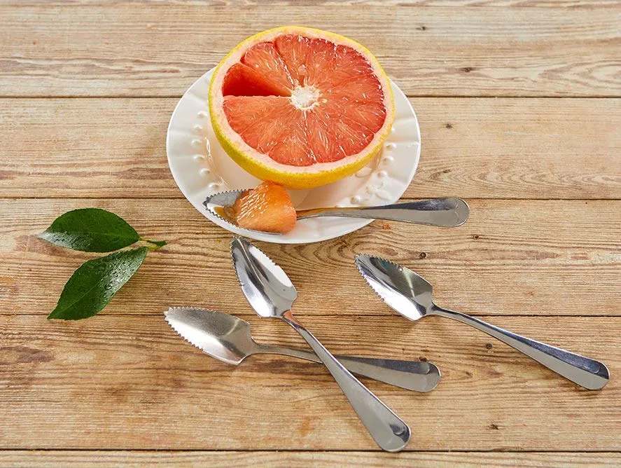 Set of fruit spoon with halved fruit Set of fruit spoon with halved fruit
