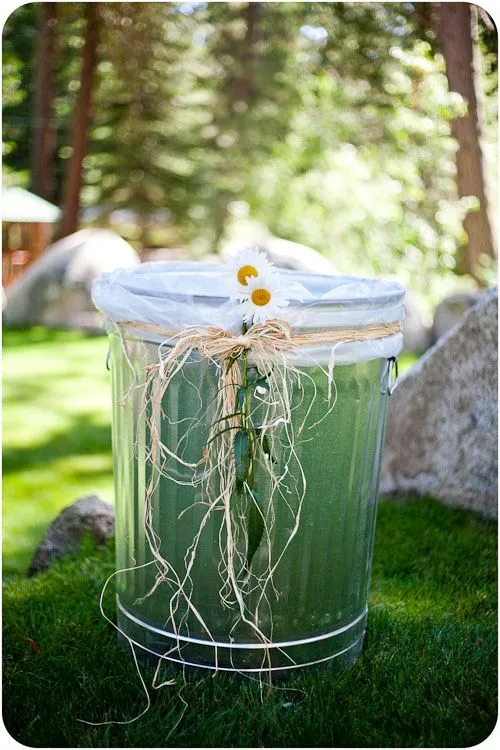 Bidoni della spazzatura Idee per matrimoni ecocompatibili Bidoni della spazzatura Idee per matrimoni ecocompatibili