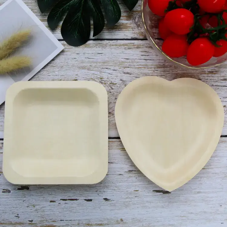 Wooden plates for catering and hospitality